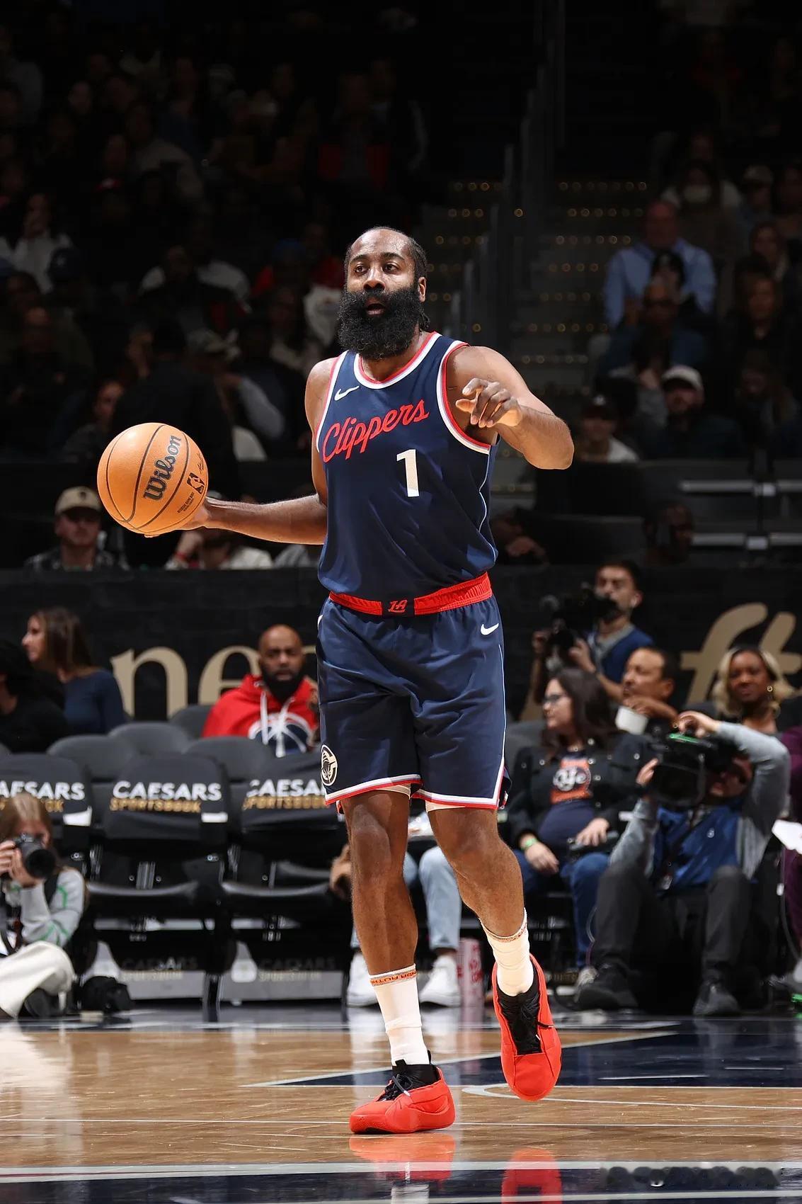 热火不断突破！，哈登连续三场比赛得分超过晋级下一阶段赛场气氛高涨的简单介绍