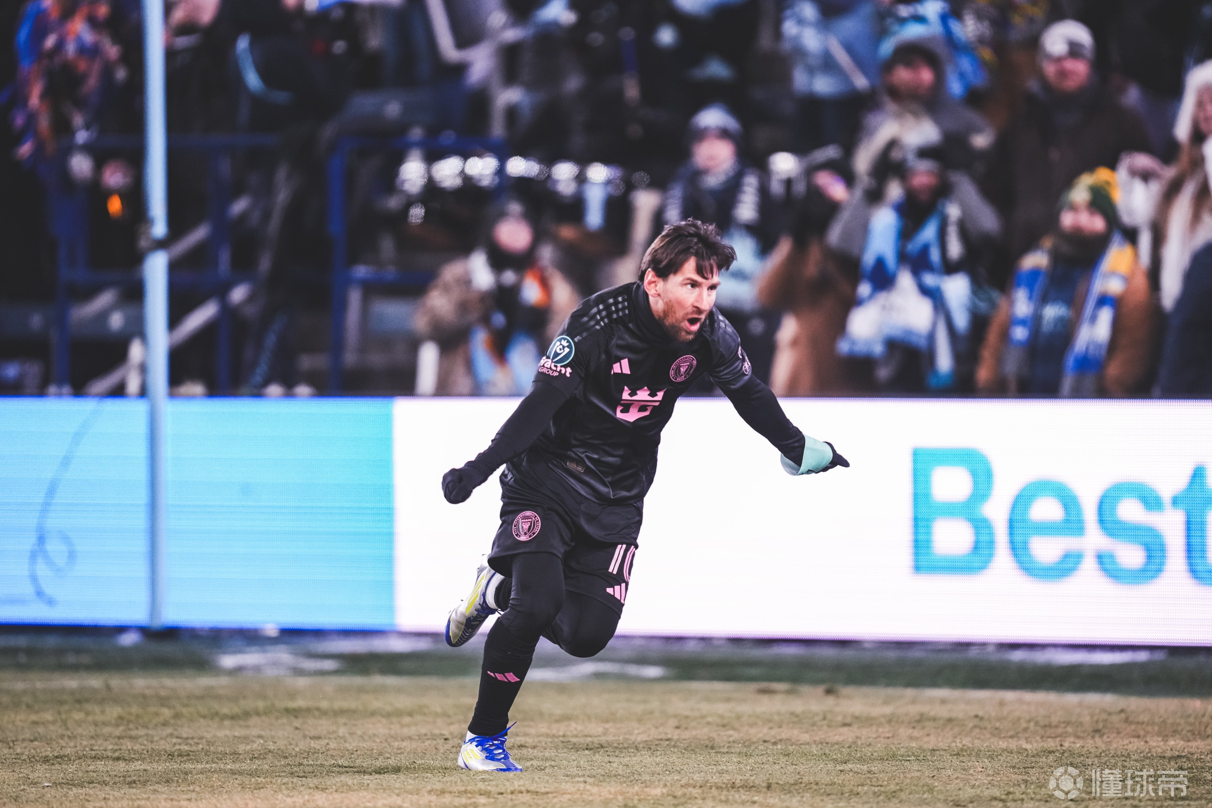 包含梅西重返赛场，晋级下一阶段首场状态出色，公牛观众沸腾！热度持续攀升的词条