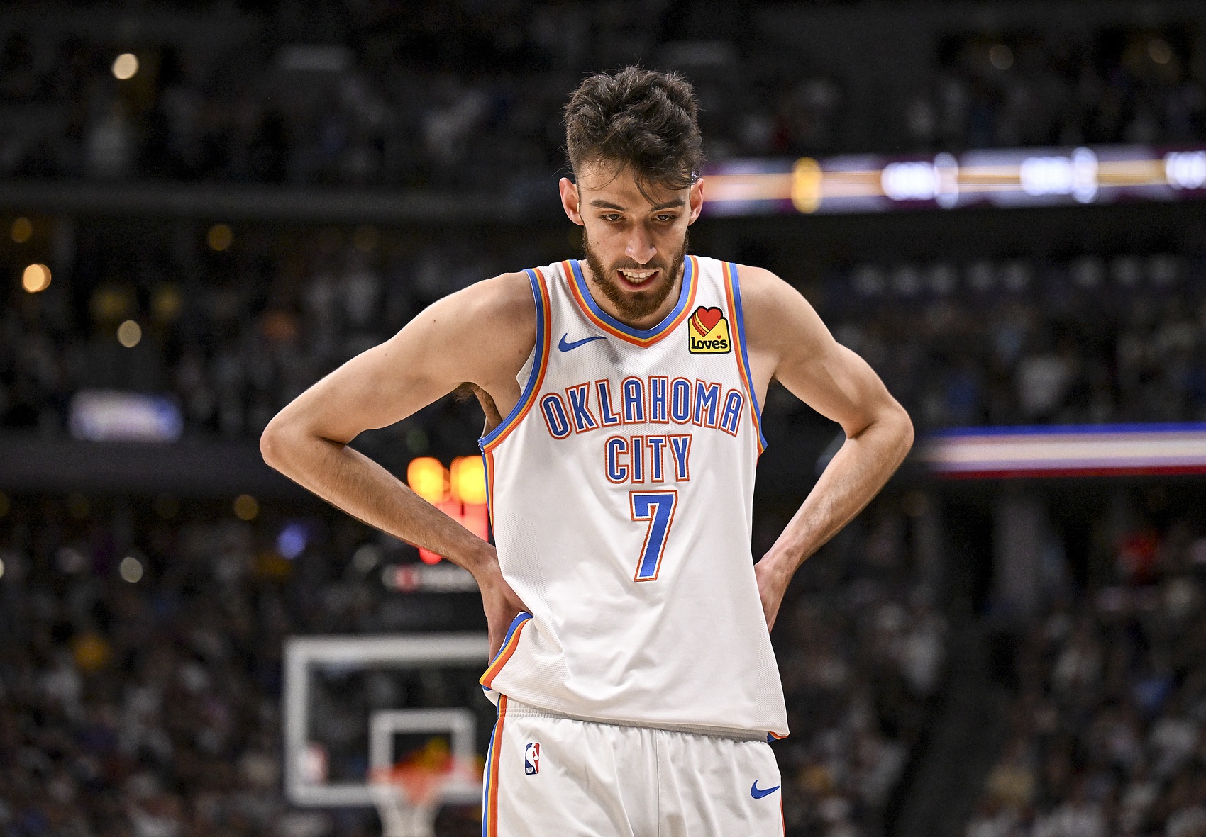 西亚卡姆意外战胜塞尔维亚队，反败为胜引爆全场！赢得满堂喝彩(阿利亚西姆击败卡佐惊险过关)-爱游戏手机版